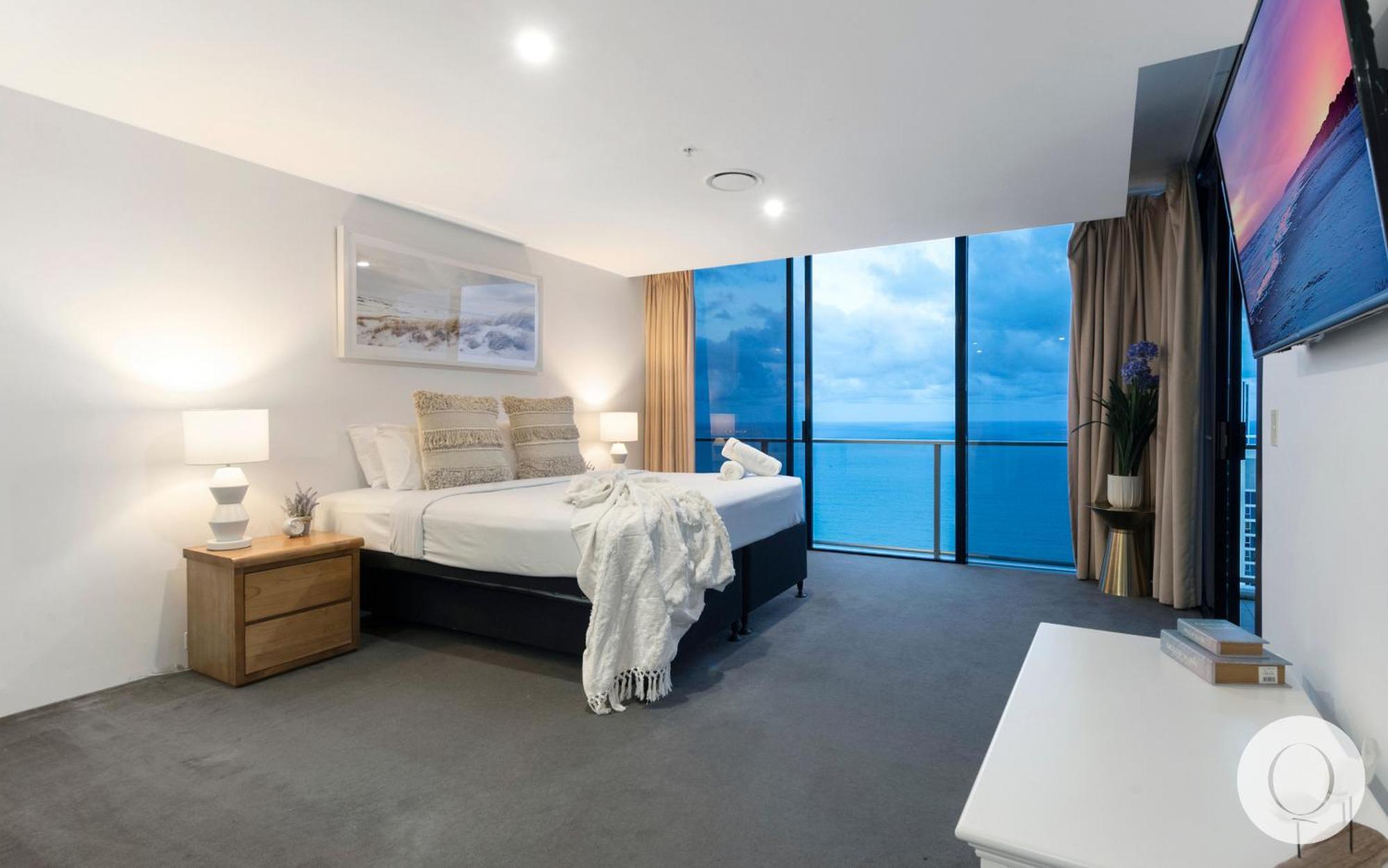 5 Bedroom Executive Sub Penthouse In The Heart Of Surfers With Full Ocean Views - Sleeps 12 - Circle On Cavill Amazing!! Gold Coast Exterior foto