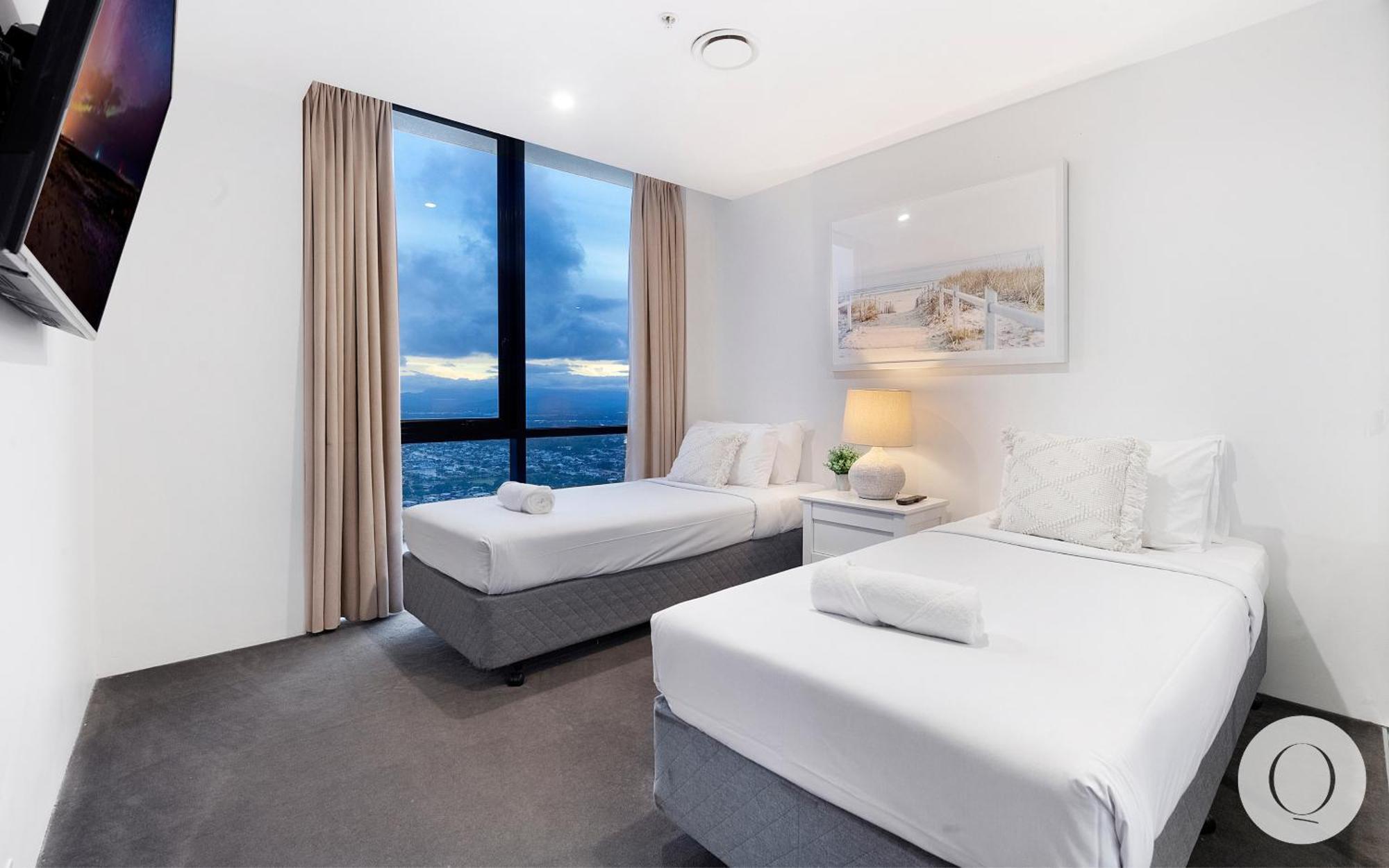 5 Bedroom Executive Sub Penthouse In The Heart Of Surfers With Full Ocean Views - Sleeps 12 - Circle On Cavill Amazing!! Gold Coast Exterior foto